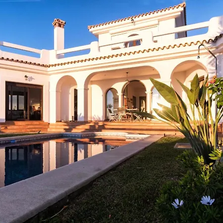 Ref 4 Casa Blanca Holiday home *